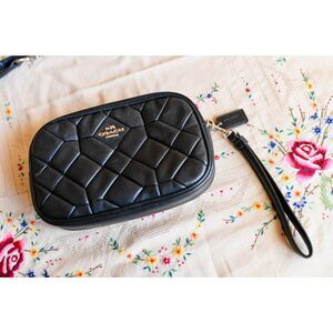 Coach Canyon Quilt Crossbody Clutch In Black Calf Leather Wristlet Purse Bag